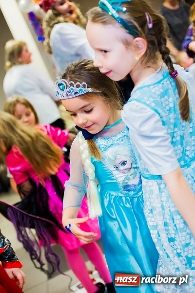 Zdjęcie w galerii na portalu naszraciborz.pl: Wielki bal przebierańców w Pietrowicach Wielkich wiadomości z regionu