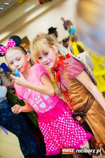 Zdjęcie w galerii na portalu naszraciborz.pl: Wielki bal przebierańców w Pietrowicach Wielkich wiadomości z regionu