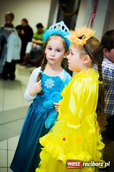 Zdjęcie w galerii na portalu naszraciborz.pl: Wielki bal przebierańców w Pietrowicach Wielkich wiadomości z regionu