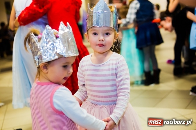 Zdjęcie w galerii na portalu naszraciborz.pl: Wielki bal przebierańców w Pietrowicach Wielkich wiadomości z regionu