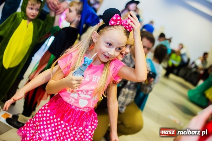 Zdjęcie w galerii na portalu naszraciborz.pl: Wielki bal przebierańców w Pietrowicach Wielkich wiadomości z regionu