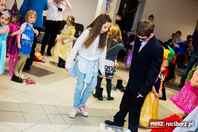 Zdjęcie w galerii na portalu naszraciborz.pl: Wielki bal przebierańców w Pietrowicach Wielkich wiadomości z regionu