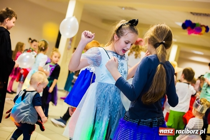 Zdjęcie w galerii na portalu naszraciborz.pl: Wielki bal przebierańców w Pietrowicach Wielkich wiadomości z regionu