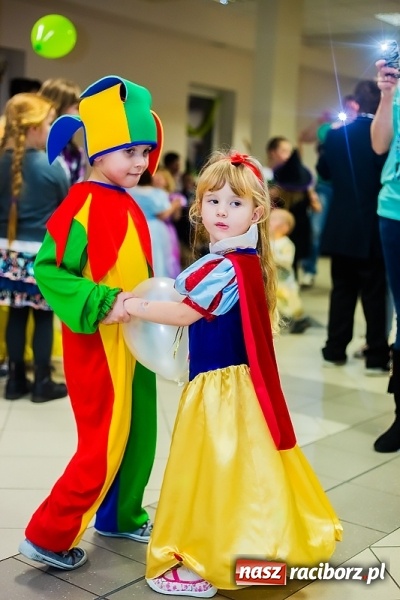Zdjęcie w galerii na portalu naszraciborz.pl: Wielki bal przebierańców w Pietrowicach Wielkich wiadomości z regionu