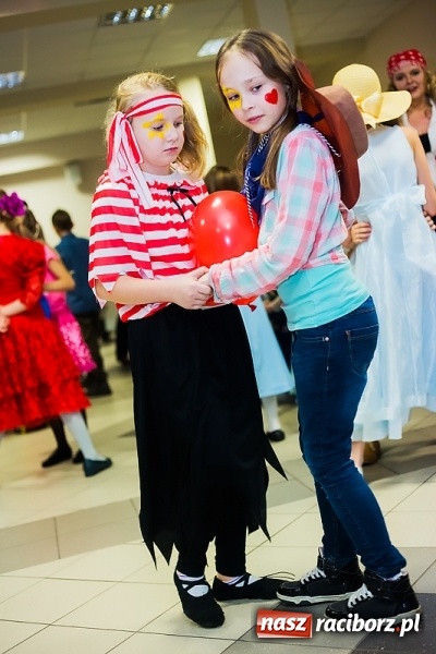 Zdjęcie w galerii na portalu naszraciborz.pl: Wielki bal przebierańców w Pietrowicach Wielkich wiadomości z regionu