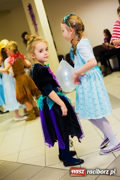 Zdjęcie w galerii na portalu naszraciborz.pl: Wielki bal przebierańców w Pietrowicach Wielkich wiadomości z regionu