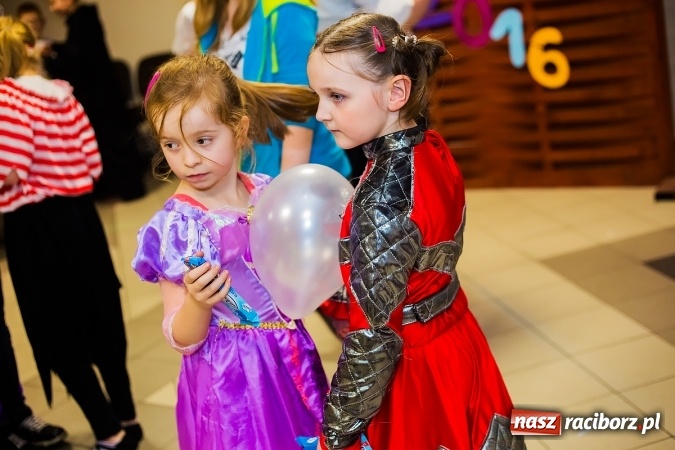 Zdjęcie w galerii na portalu naszraciborz.pl: Wielki bal przebierańców w Pietrowicach Wielkich wiadomości z regionu