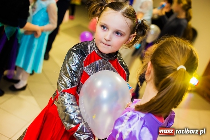 Zdjęcie w galerii na portalu naszraciborz.pl: Wielki bal przebierańców w Pietrowicach Wielkich wiadomości z regionu