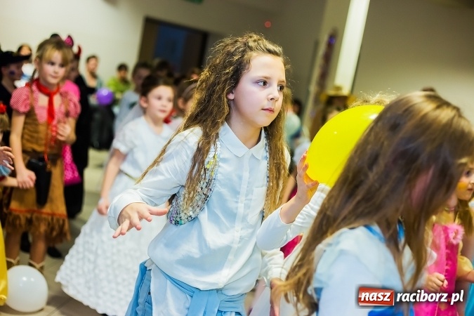 Zdjęcie w galerii na portalu naszraciborz.pl: Wielki bal przebierańców w Pietrowicach Wielkich wiadomości z regionu