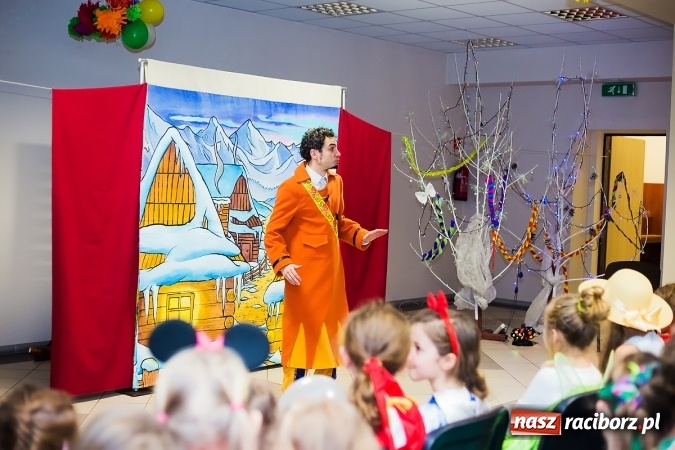 Zdjęcie w galerii na portalu naszraciborz.pl: Wielki bal przebierańców w Pietrowicach Wielkich wiadomości z regionu