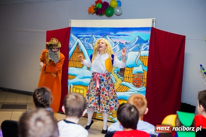 Zdjęcie w galerii na portalu naszraciborz.pl: Wielki bal przebierańców w Pietrowicach Wielkich wiadomości z regionu