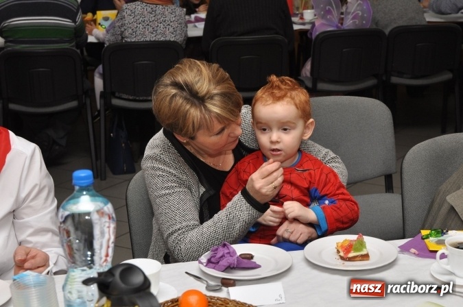 Zdjęcie w galerii na portalu naszraciborz.pl: Domowe Przedszkolaki balowały z Babciami i Dziadkami wiadomości z regionu