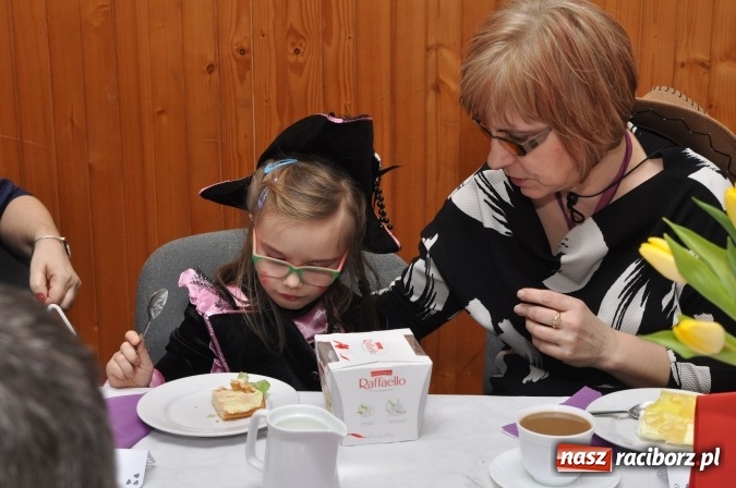 Zdjęcie w galerii na portalu naszraciborz.pl: Domowe Przedszkolaki balowały z Babciami i Dziadkami wiadomości z regionu
