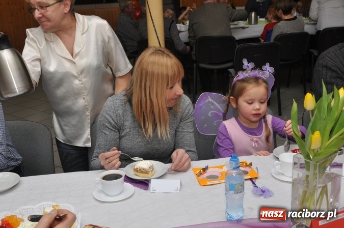 Zdjęcie w galerii na portalu naszraciborz.pl: Domowe Przedszkolaki balowały z Babciami i Dziadkami wiadomości z regionu
