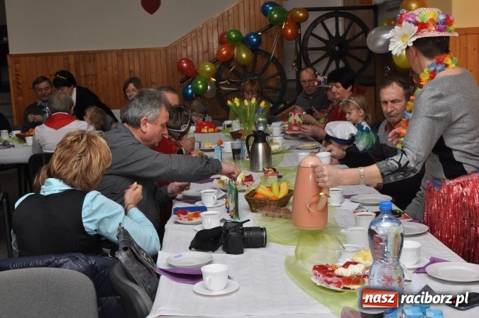 Zdjęcie w galerii na portalu naszraciborz.pl: Domowe Przedszkolaki balowały z Babciami i Dziadkami wiadomości z regionu