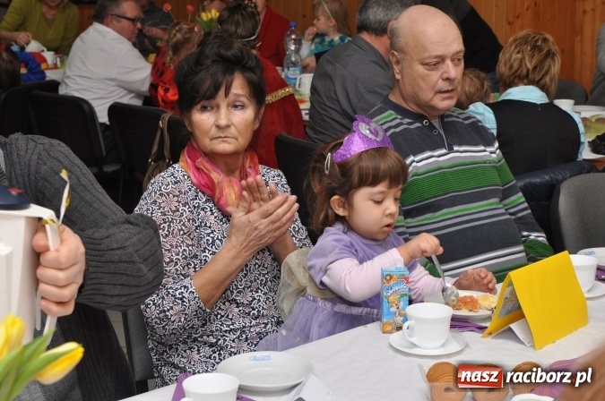 Zdjęcie w galerii na portalu naszraciborz.pl: Domowe Przedszkolaki balowały z Babciami i Dziadkami wiadomości z regionu