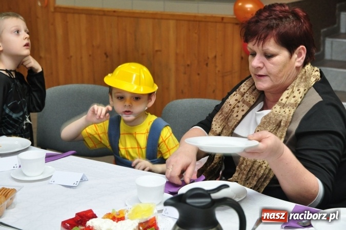 Zdjęcie w galerii na portalu naszraciborz.pl: Domowe Przedszkolaki balowały z Babciami i Dziadkami wiadomości z regionu