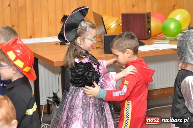 Zdjęcie w galerii na portalu naszraciborz.pl: Domowe Przedszkolaki balowały z Babciami i Dziadkami wiadomości z regionu