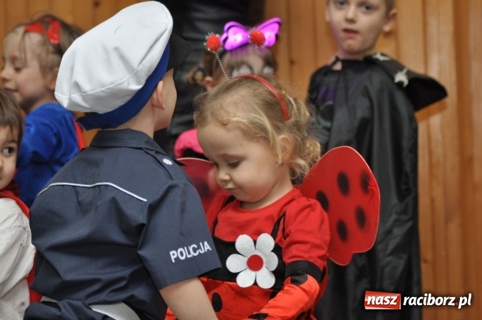 Zdjęcie w galerii na portalu naszraciborz.pl: Domowe Przedszkolaki balowały z Babciami i Dziadkami wiadomości z regionu