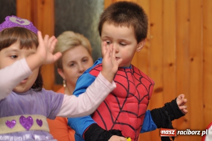 Zdjęcie w galerii na portalu naszraciborz.pl: Domowe Przedszkolaki balowały z Babciami i Dziadkami wiadomości z regionu