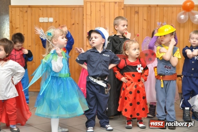 Zdjęcie w galerii na portalu naszraciborz.pl: Domowe Przedszkolaki balowały z Babciami i Dziadkami wiadomości z regionu