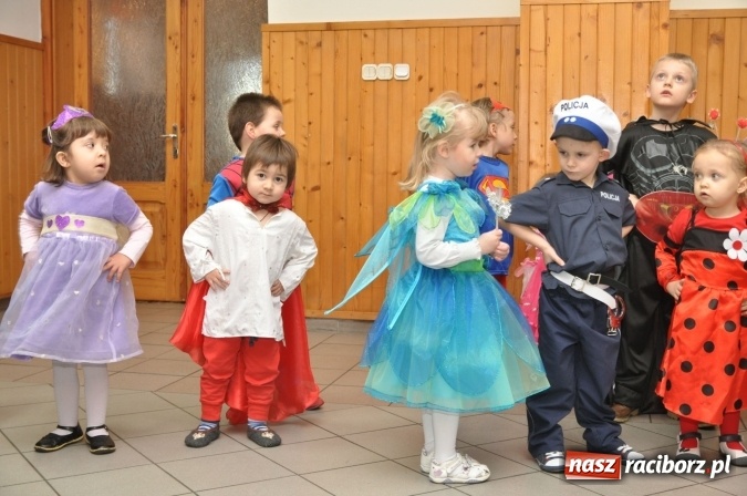 Zdjęcie w galerii na portalu naszraciborz.pl: Domowe Przedszkolaki balowały z Babciami i Dziadkami wiadomości z regionu