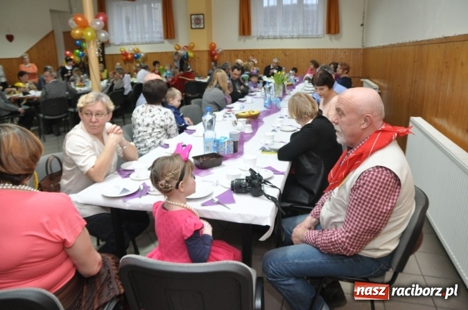 Zdjęcie w galerii na portalu naszraciborz.pl: Domowe Przedszkolaki balowały z Babciami i Dziadkami wiadomości z regionu