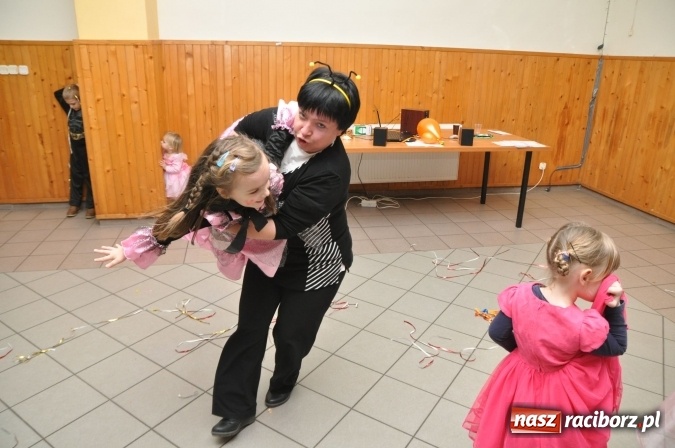 Zdjęcie w galerii na portalu naszraciborz.pl: Domowe Przedszkolaki balowały z Babciami i Dziadkami wiadomości z regionu