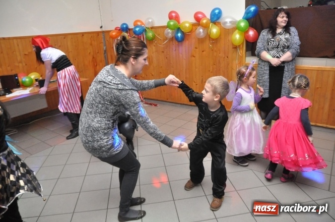 Zdjęcie w galerii na portalu naszraciborz.pl: Domowe Przedszkolaki balowały z Babciami i Dziadkami wiadomości z regionu