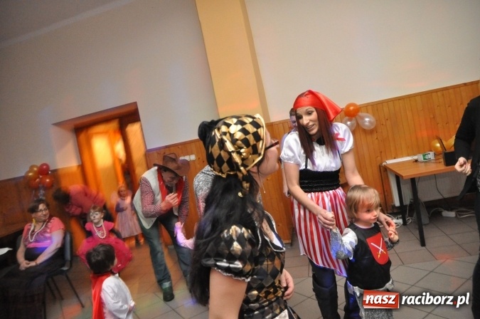 Zdjęcie w galerii na portalu naszraciborz.pl: Domowe Przedszkolaki balowały z Babciami i Dziadkami wiadomości z regionu