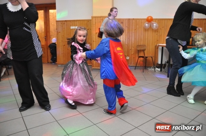 Zdjęcie w galerii na portalu naszraciborz.pl: Domowe Przedszkolaki balowały z Babciami i Dziadkami wiadomości z regionu