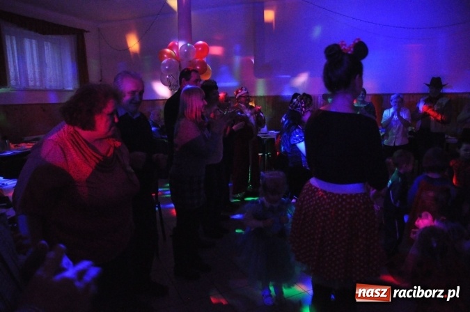 Zdjęcie w galerii na portalu naszraciborz.pl: Domowe Przedszkolaki balowały z Babciami i Dziadkami wiadomości z regionu