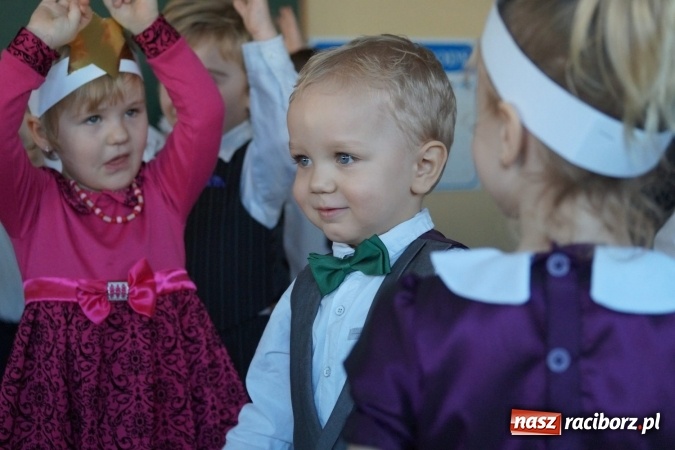 Zdjęcie w galerii na portalu naszraciborz.pl: Całusy i laurki dla babć i dziadków z Łęgu  wiadomości z regionu