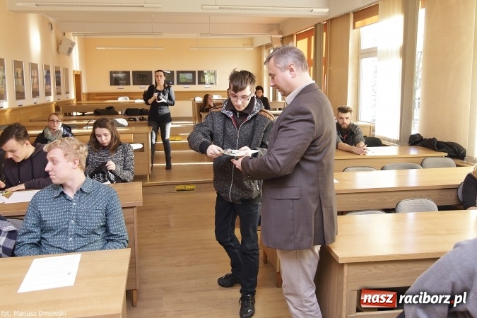 Zdjęcie w galerii na portalu naszraciborz.pl: IX Konkurs Języka Angielskiego i Niemieckiego - sprawdź, kto zdobył indeks raciborskiej uczelni wiadomości z regionu