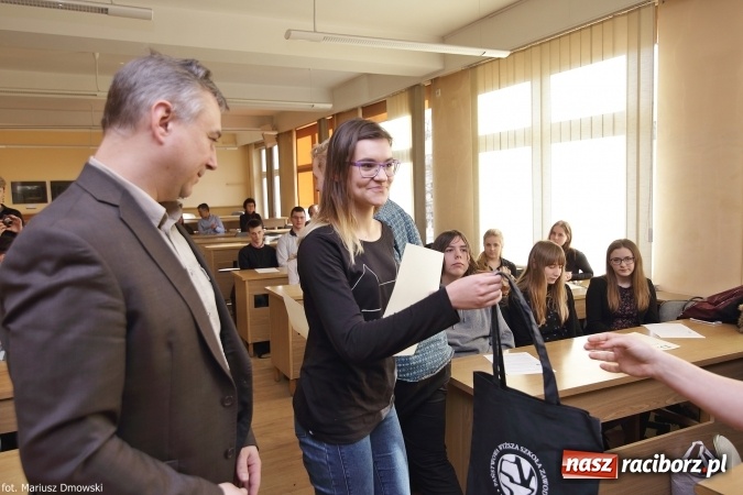 Zdjęcie w galerii na portalu naszraciborz.pl: IX Konkurs Języka Angielskiego i Niemieckiego - sprawdź, kto zdobył indeks raciborskiej uczelni wiadomości z regionu