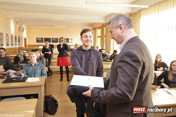 Zdjęcie w galerii na portalu naszraciborz.pl: IX Konkurs Języka Angielskiego i Niemieckiego - sprawdź, kto zdobył indeks raciborskiej uczelni wiadomości z regionu