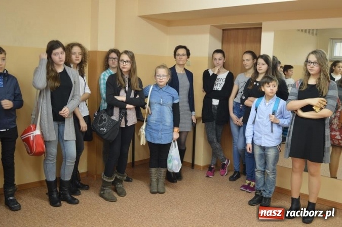 Zdjęcie w galerii na portalu naszraciborz.pl: English for you - VIII Powiatowy Konkurs w Gimnazjum nr 3 wiadomości z regionu