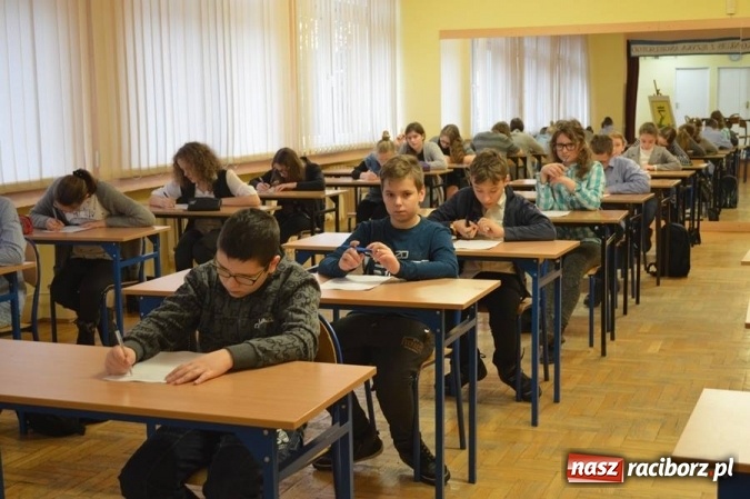 Zdjęcie w galerii na portalu naszraciborz.pl: English for you - VIII Powiatowy Konkurs w Gimnazjum nr 3 wiadomości z regionu