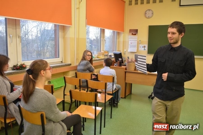 Zdjęcie w galerii na portalu naszraciborz.pl: English for you - VIII Powiatowy Konkurs w Gimnazjum nr 3 wiadomości z regionu