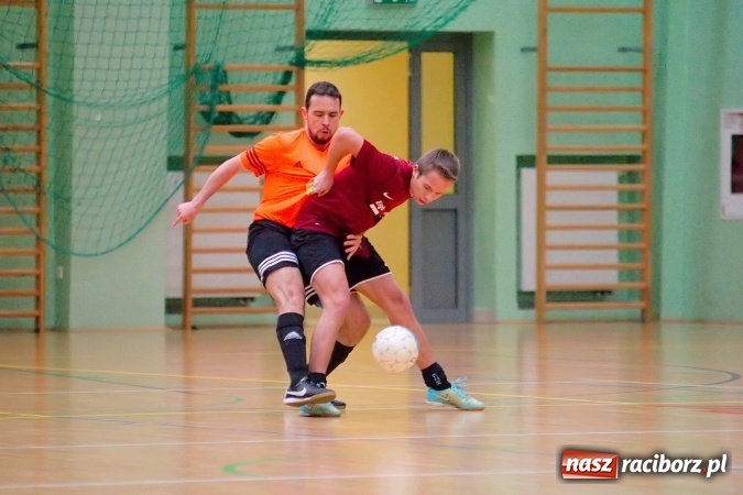 Zdjęcie w galerii na portalu naszraciborz.pl: HLPN: Futsalowy piątek w Arenie Rafako. Kolejna porażka Pata Cabra Team. Wild Boys rozgromieni przez RS-Bau wiadomości z regionu