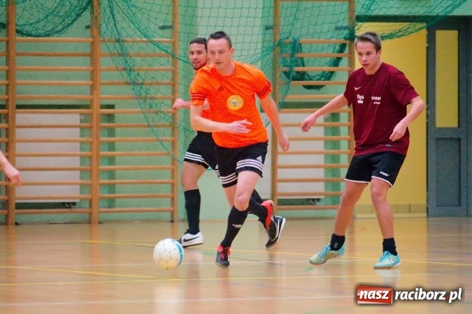 Zdjęcie w galerii na portalu naszraciborz.pl: HLPN: Futsalowy piątek w Arenie Rafako. Kolejna porażka Pata Cabra Team. Wild Boys rozgromieni przez RS-Bau wiadomości z regionu