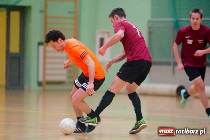Zdjęcie w galerii na portalu naszraciborz.pl: HLPN: Futsalowy piątek w Arenie Rafako. Kolejna porażka Pata Cabra Team. Wild Boys rozgromieni przez RS-Bau wiadomości z regionu