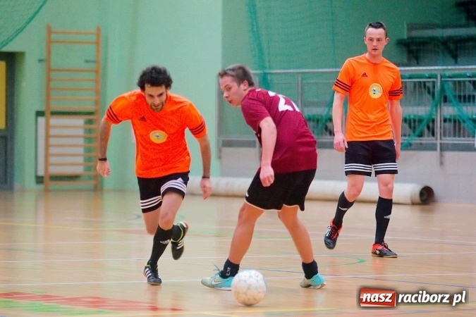Zdjęcie w galerii na portalu naszraciborz.pl: HLPN: Futsalowy piątek w Arenie Rafako. Kolejna porażka Pata Cabra Team. Wild Boys rozgromieni przez RS-Bau wiadomości z regionu