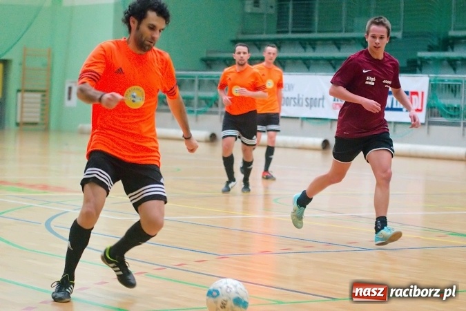 Zdjęcie w galerii na portalu naszraciborz.pl: HLPN: Futsalowy piątek w Arenie Rafako. Kolejna porażka Pata Cabra Team. Wild Boys rozgromieni przez RS-Bau wiadomości z regionu