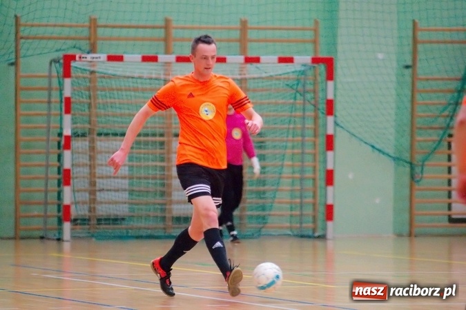 Zdjęcie w galerii na portalu naszraciborz.pl: HLPN: Futsalowy piątek w Arenie Rafako. Kolejna porażka Pata Cabra Team. Wild Boys rozgromieni przez RS-Bau wiadomości z regionu