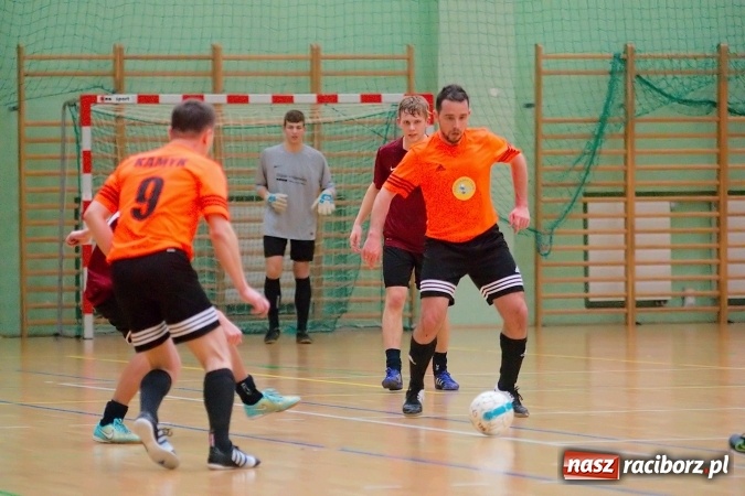 Zdjęcie w galerii na portalu naszraciborz.pl: HLPN: Futsalowy piątek w Arenie Rafako. Kolejna porażka Pata Cabra Team. Wild Boys rozgromieni przez RS-Bau wiadomości z regionu