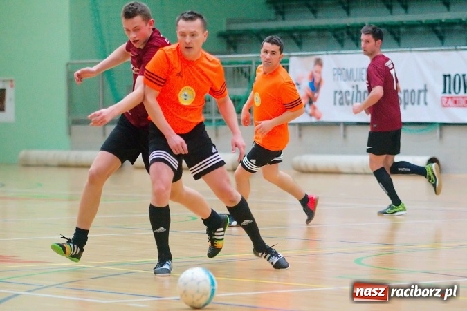 Zdjęcie w galerii na portalu naszraciborz.pl: HLPN: Futsalowy piątek w Arenie Rafako. Kolejna porażka Pata Cabra Team. Wild Boys rozgromieni przez RS-Bau wiadomości z regionu