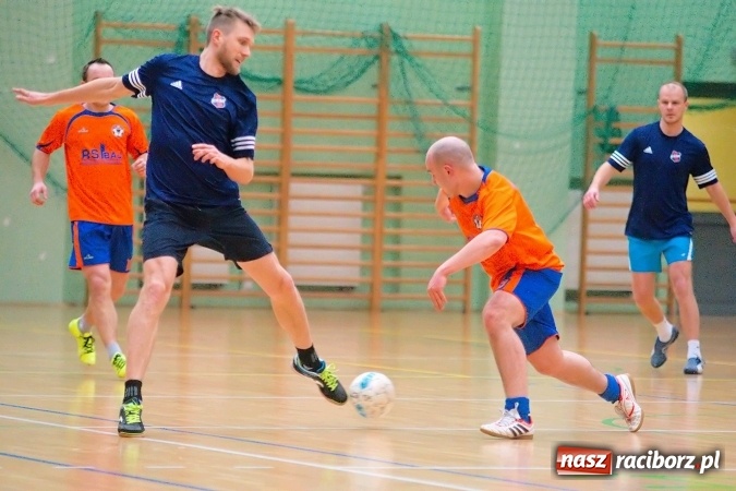 Zdjęcie w galerii na portalu naszraciborz.pl: HLPN: Futsalowy piątek w Arenie Rafako. Kolejna porażka Pata Cabra Team. Wild Boys rozgromieni przez RS-Bau wiadomości z regionu