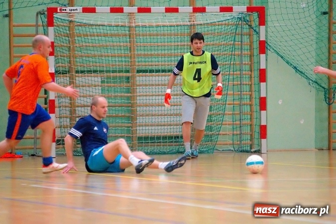 Zdjęcie w galerii na portalu naszraciborz.pl: HLPN: Futsalowy piątek w Arenie Rafako. Kolejna porażka Pata Cabra Team. Wild Boys rozgromieni przez RS-Bau wiadomości z regionu