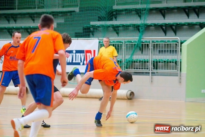 Zdjęcie w galerii na portalu naszraciborz.pl: HLPN: Futsalowy piątek w Arenie Rafako. Kolejna porażka Pata Cabra Team. Wild Boys rozgromieni przez RS-Bau wiadomości z regionu